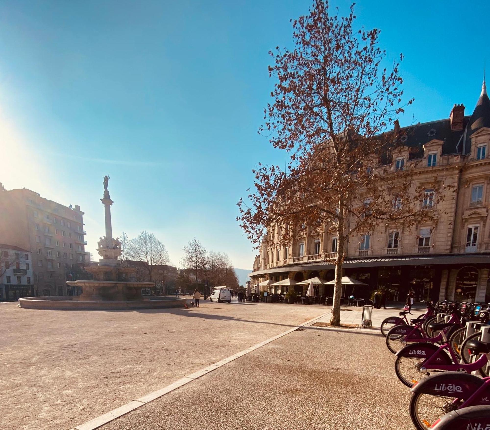 Appartement Centre Ville De Valence Face A La Gare Экстерьер фото